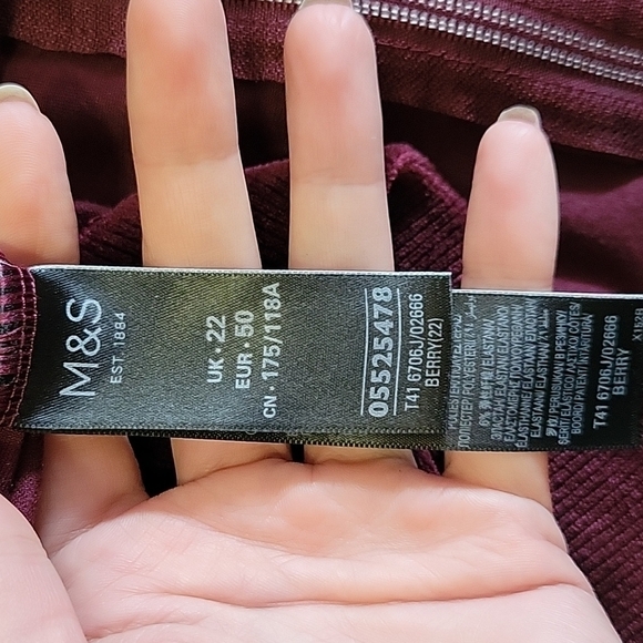 NWOT MARKS&SPENCER Velvet Burgundy Hoodie US 18 - Picture 4 of 7